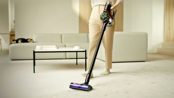Dyson V8 Cyclone Cordless Vacuum Cleaner 589596-01 – 150AW, Up to 60 Min Runtime – view 3